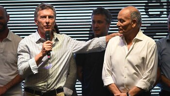 Macri y Venegas, en Ferro,