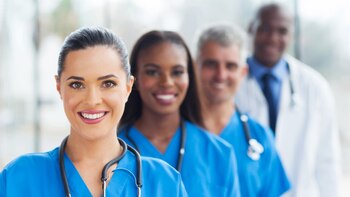 Salpy Akaragian y Zarmine Naccashian