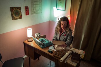 Una actriz encarna a una