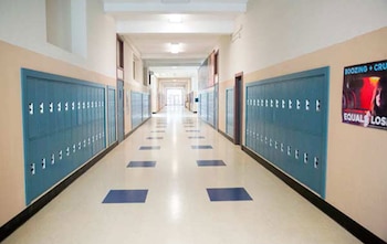 Y los pasillos de la