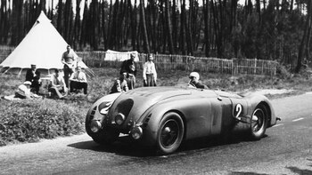 Un Bugatti Type 57 Tank como el que participó en el accidente que acabó con la vida de Jean Bugatti