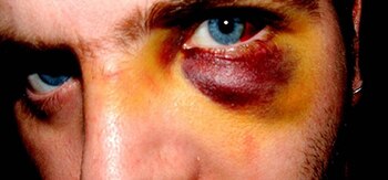 La violencia en una pareja gay no está determinada por el género, ser varón o ser mujer, sino por los roles de género