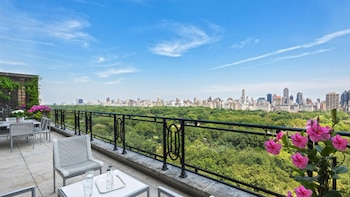 El edificio cuenta además con