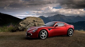 El Alfa Romeo 8C Competizione es un homenaje a los primeros deportivos de la firma italiana