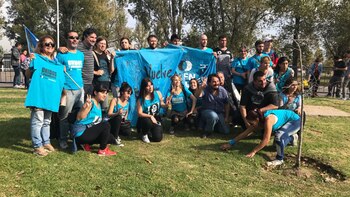 Militantes de la agrupación kirchnerista Unidos y Organizados