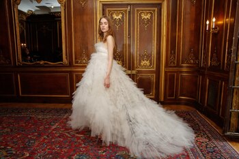 Voluptuosos con cola de tul, Oscar de la Renta en New York (Photo by JP Yim/Getty Images for Kenra Professional)