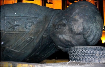 Otra estatua de Stalin fue