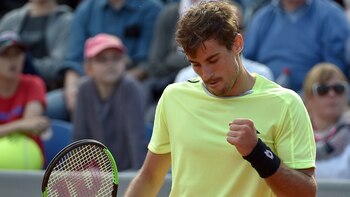 Pella se metió en la