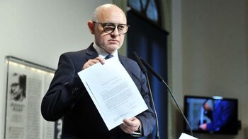 Héctor Timerman muestra a la