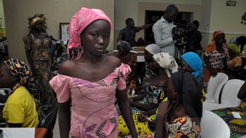 Una de las jóvenes rescatadas esta semana en Nigeria (AFP)