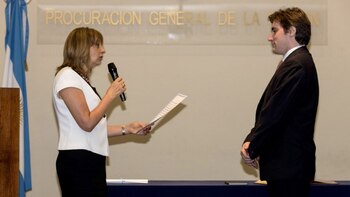 Alejandra Gils Carbó le toma