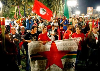 En este proceso, Lula, presidente de Brasil entre 2003 y 2010, responde a la acusación de corrupción por la supuesta propiedad de un apartamento en la ciudad costera de Guarujá, en el estado de San Pablo, que figura en los registros a nombre de la constructora OAS (Reuters)