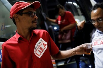 La seguridad ha sido reforzada ante el temor de enfrentamientos entre partidarios y detractores de Lula (Reuters)