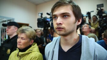 El bloguero ruso escucha su