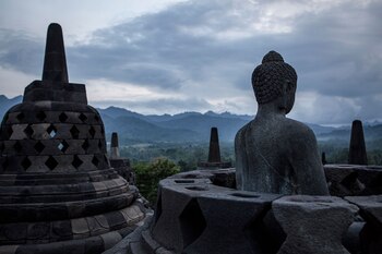 Una estatua del Buda en