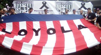 Los compañeros y amigos de