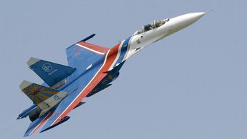 Un caza ruso Su-27 voló