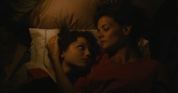 Stefania LaVie Owen y Katie