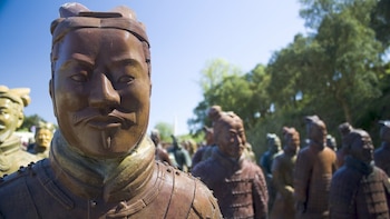 Estaban pintados en rojo brillante,