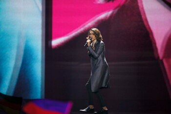 El australiano Isaiah cantó “Don’t Come Easy”