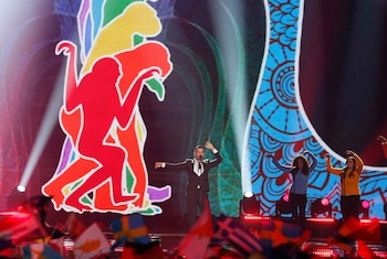 El italiano Francesco Gabbani, uno de los favoritos del Eurovisión 2017, interpretó la canción “Occidentali’s Karma”