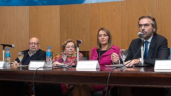 El juez Gustavo Hornos junto