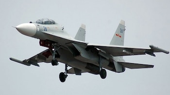 Uno de los SU-30 que
