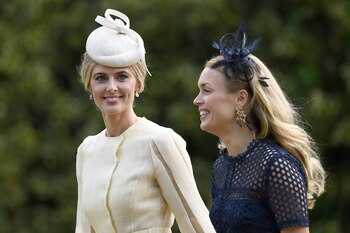 Donna Air (derecha) , la