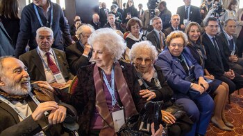 Estela de Carlotto (NA)