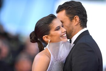 Oliver Ripley y Sara Sampaio con