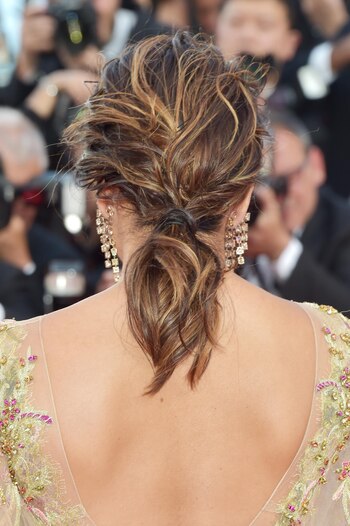 La cola de caballo despeinada