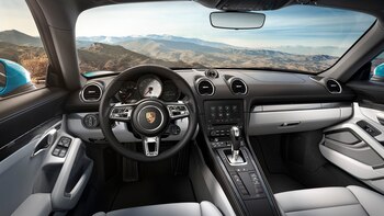 El interior del 718 Cayman S