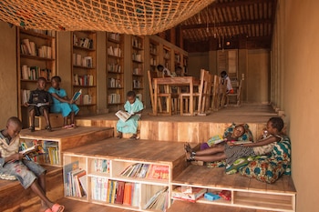 La biblioteca de Muyinga, en Burundi, fue diseñada por BC Architects (BC Architects)