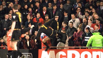 La famosa patada de Cantona