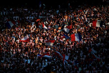 El impresionante marco de los hinchas del equipo campeón
