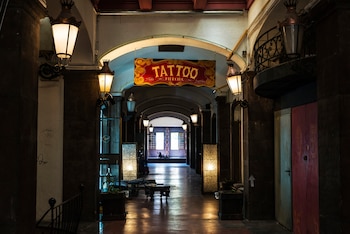 Tanto la persona tatuada como