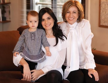 Recuerdo de familia: junto a