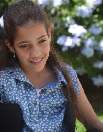 Verónica es trilliza junto a