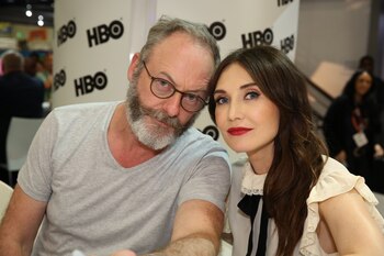 Liam Cunningham y Carice van