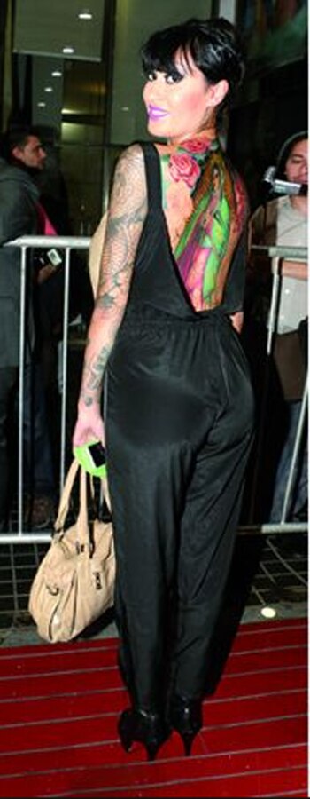 Tamara se tatuó la Virgen