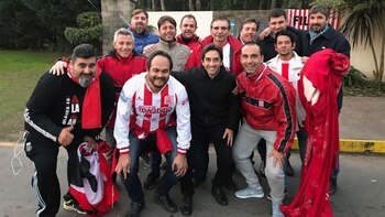 Los colores de Alumni dominaron