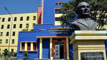 Hospital a donde fue llevada la mujer. (Cortesía El Nacional)