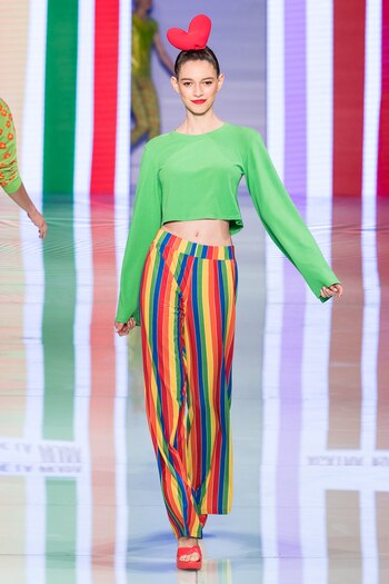 Palazzo multicolor rayado y crop top en verde de mangas largas