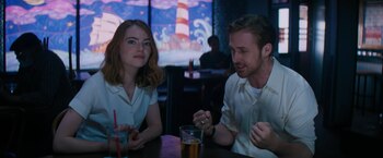 Miles Teller y Emma Watson