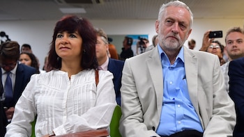 Laura y Jeremy se conocieron cuando ella buscaba asistencia jurídica para su hermana, cuyo ex marido se había fugado con su hija (Getty)