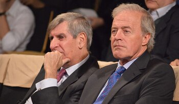 El presidente del IAEF, Alejandro Oberst (derecha), junto al gerente general del IAEF, Oscar Mazza.