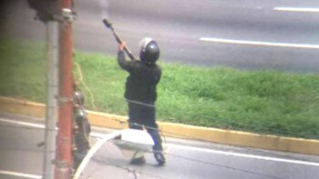 Así reprime la guardia chavista en Maracay
