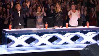 La ovación del jurado al