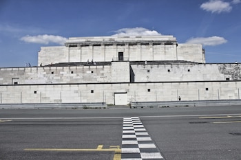 Tribuna central del Campo de