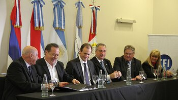 Firma de acta compromiso en